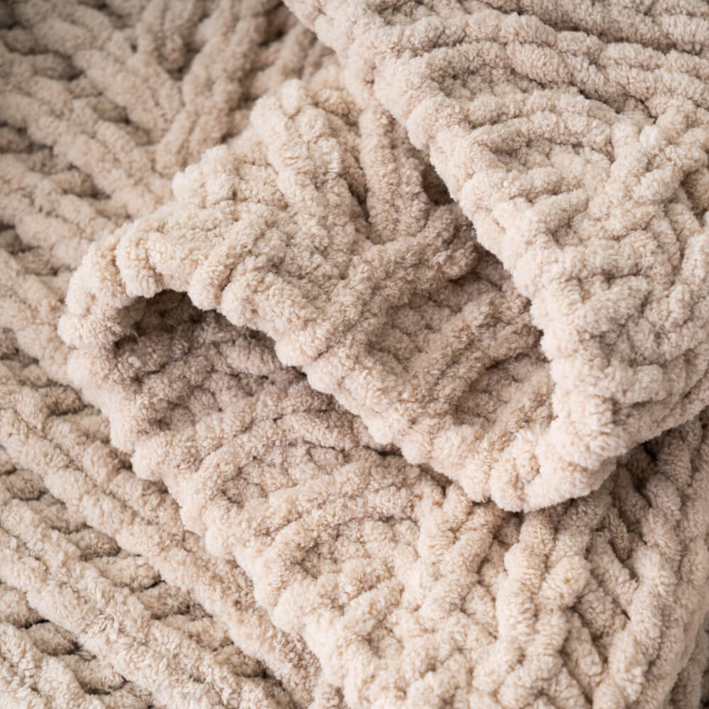 Zig zag Textured Chenille Knit Blanket 2