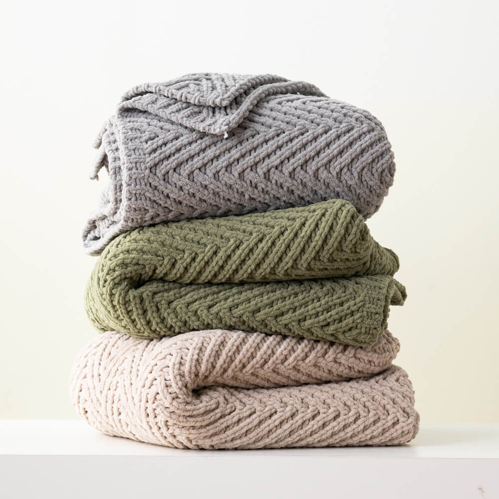 Zig-zag Textured Chenille Knit Blanket