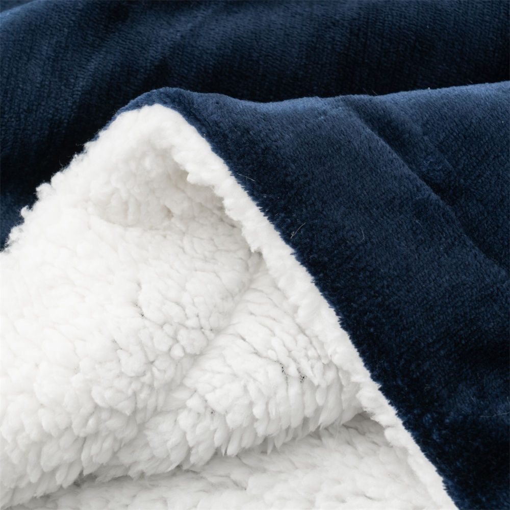 Flannel Sherpa Blanket with a zipper 4