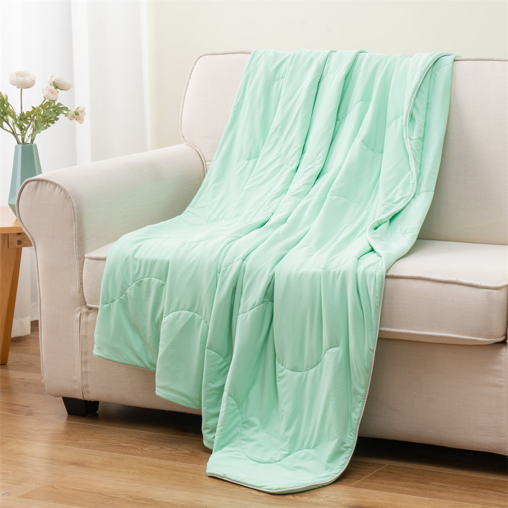 light weight cooling comforter 2