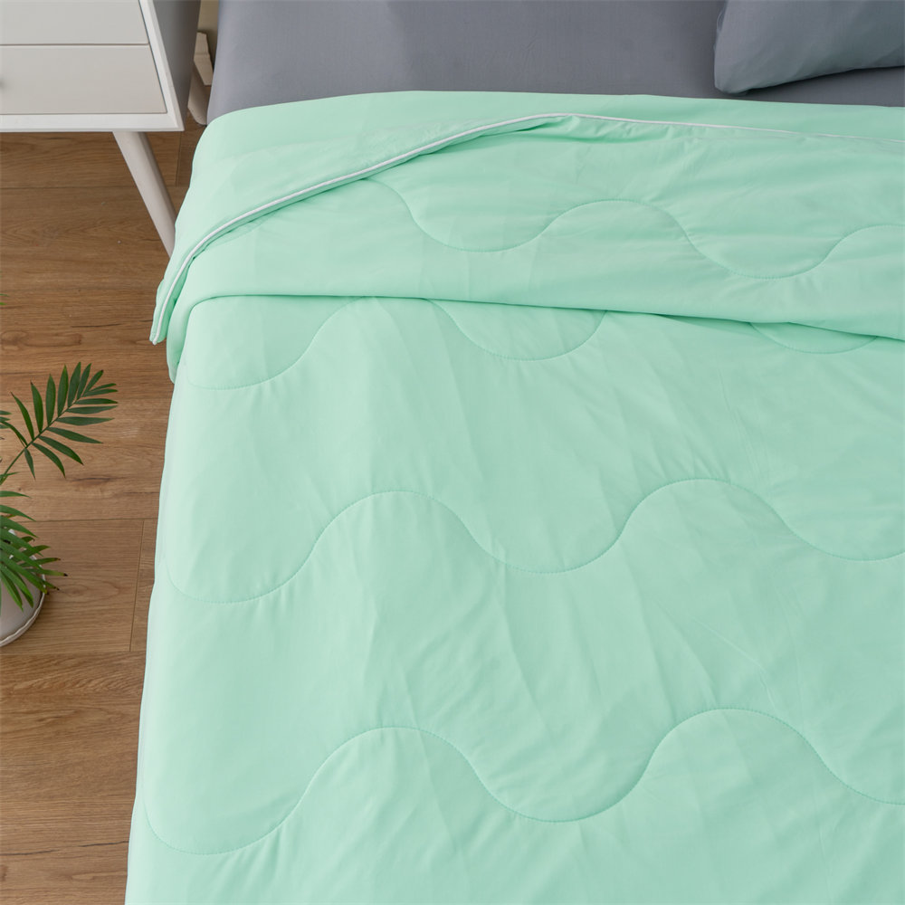 light weight cooling comforter 7
