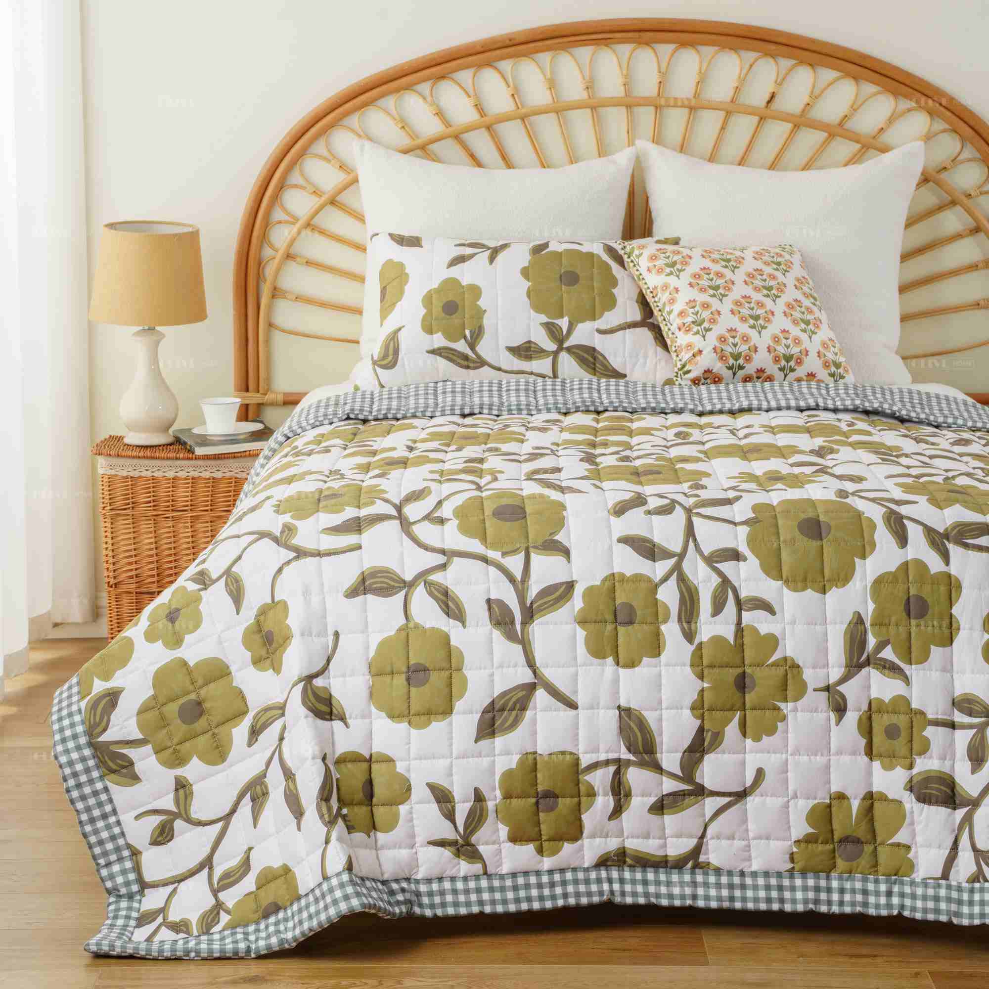 Brushed microfiber bedspread 3